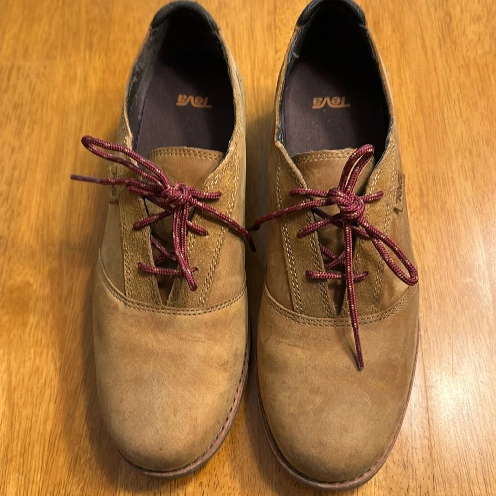 Teva de la vina waterproof oxford shoes 8.5 excellent condition. - Picture 1 of 5